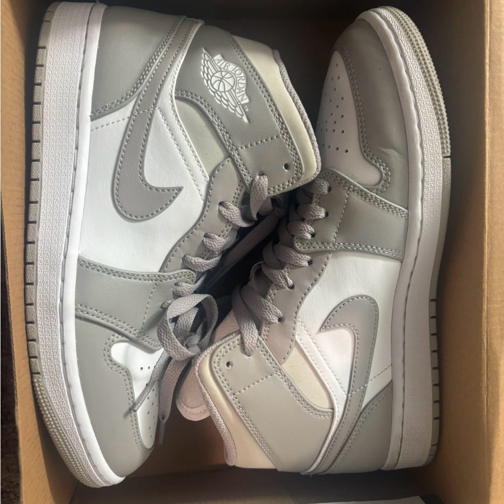 Air Jordan 1 Mid
